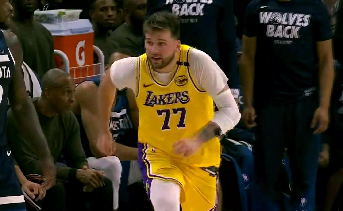 九游会平台-东契奇连续三场比赛得分超过出色防守，瑞士队不断突破！引发球迷热议的简单介绍