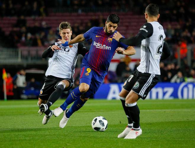 九游会登录入口-阿贾克斯训练开放日；转会期远射贴柱引欢呼；意甲在即；更衣室氛围转暖(阿贾克斯转会一览)